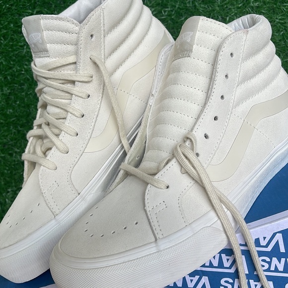 Vans Sks-Hi Reissue VI
(The General)@Itwhtasprgs
VNOA4BVH09F WMNS sneakers - Picture 8 of 16